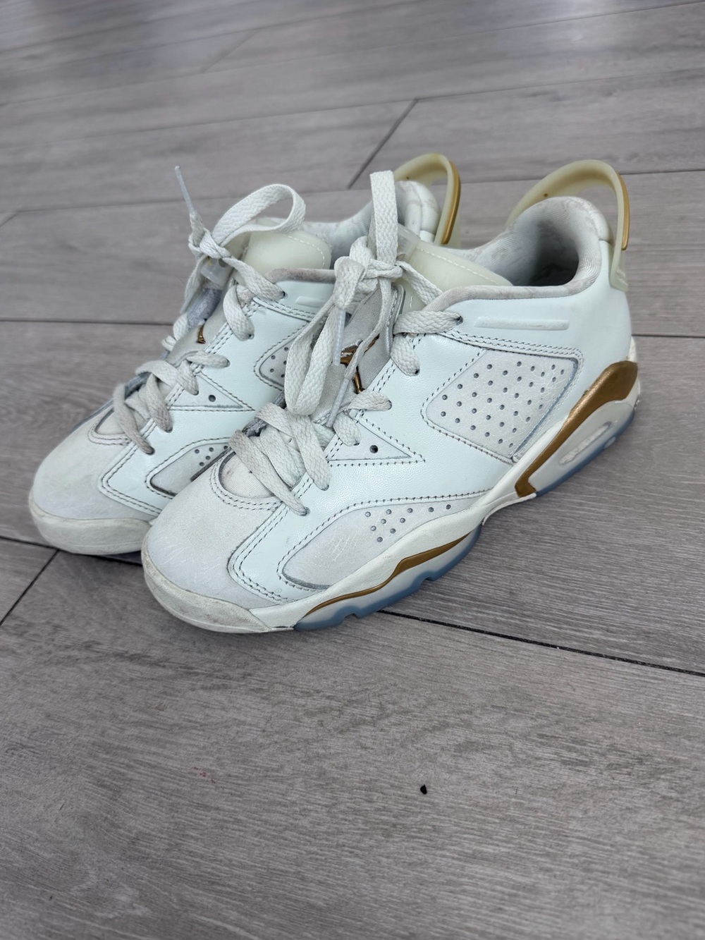 Nike Kids White and Gold Sneakers